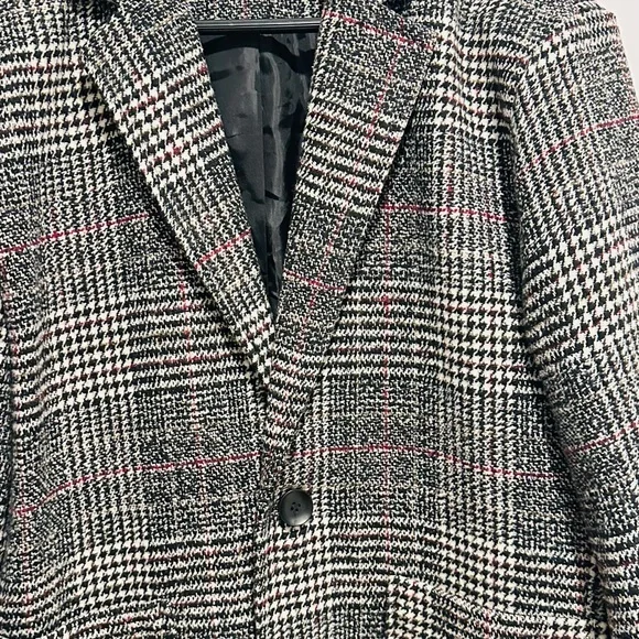 Unisex Houndstooth Pattern Black and White. - Picture 2 of 13